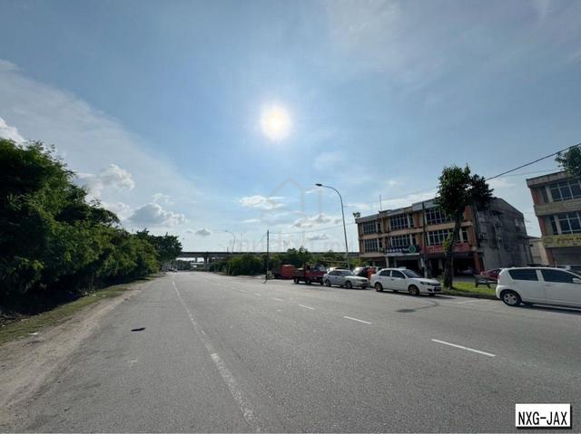 BELOW MARKET!! Port Klang Nearby SJK(C) Tshing Nian 3-Storey Shoplot 1