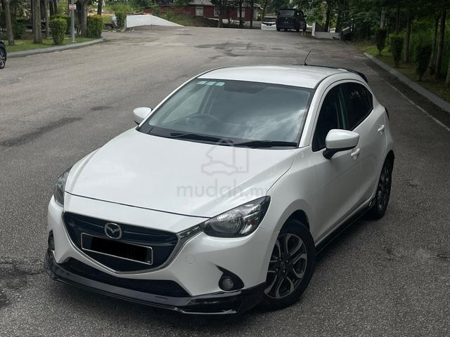 2015 Mazda 2 1.5 VR FACELIFT (A) - 1