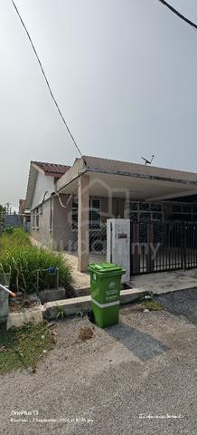 Semi-detached House to rent 1