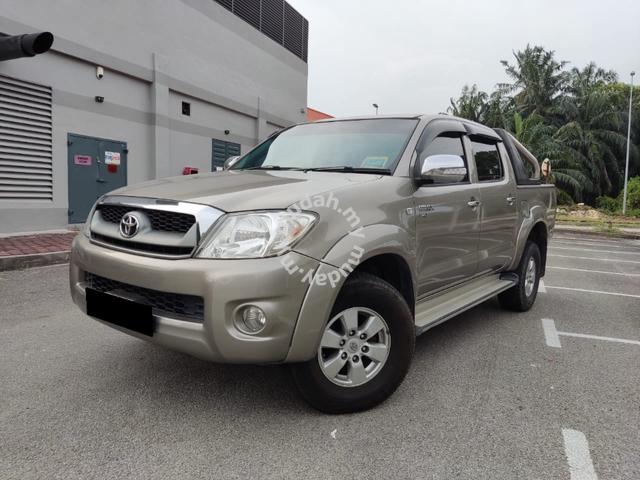 2010 Toyota HILUX 2.5 G FACELIFT (A) - 3