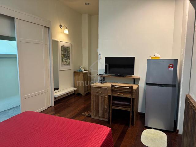 Fully furnished Studio Room in a bungalow 1