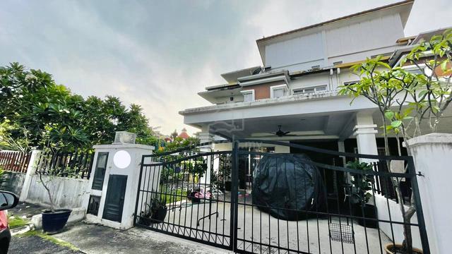 Renovated End Lot Semi Detached House Taman Kipark Puchong 1