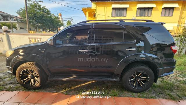 2011 Toyota FORTUNER 2.7 V FACELIFT (A) - 2