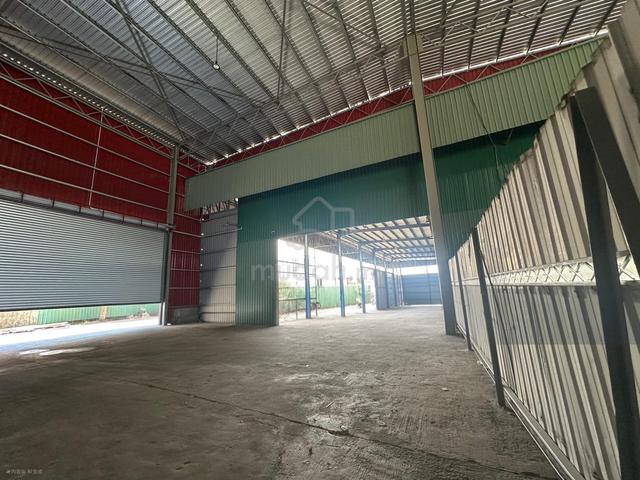 Facing Main Road Warehouse At Bg lalang For Rent 1