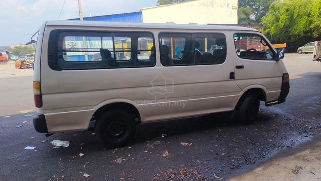 Toyota Hiace 2.0 - Manual -Petrol Year 2001 - 4