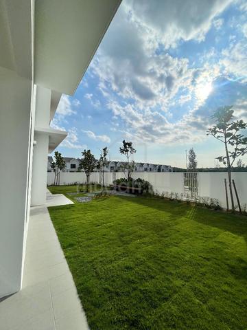 corner lot,fully extend,new double storey,complete unit,0% 1