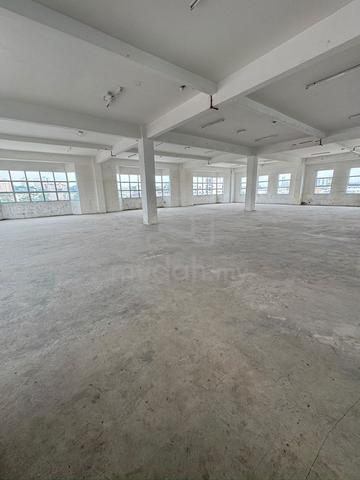 1st Floor Corner Unit Commercial Shoplot Taman Equine For Rent, MRT 1