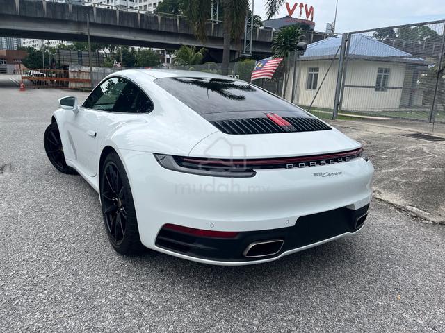 2022 Porsche 911 3.0 CARRERA (5k Milleage) - 3