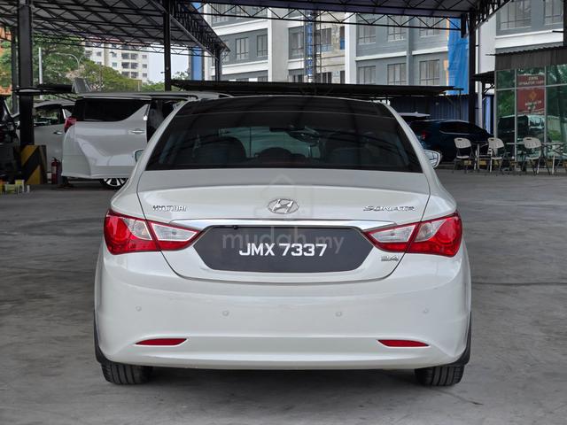 2011 HYUNDAI SONATA 2.4 GLS SUNROOF 120000KM Only - 4