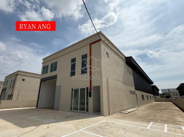 1.5 Storey Detached Factory For Rent At Valdor Industrial Area 1