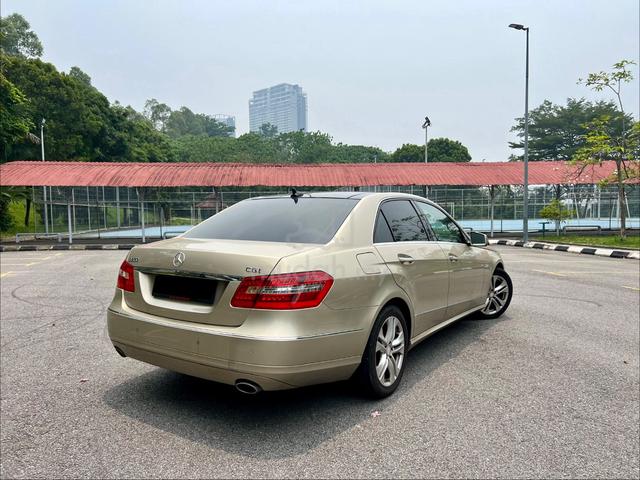 2011 MERCEDES BENZ E300 3.0 (auto) 158,532km ORI - 2