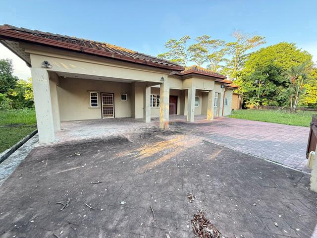 [14800 SF] 1sty Bungalow Monterez Golfclub Seksyen U9 Shah Alam 1
