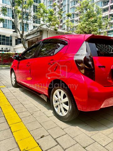 2012 Toyota PRIUS C 1.5 (HYBRID) (A) - 2