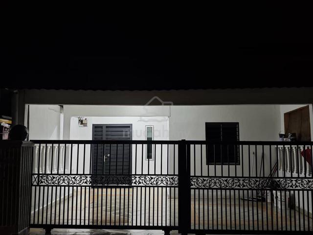 Single Storey Terrace Greenwood Partly For Rent 1