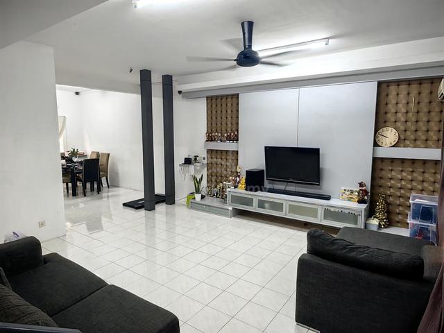 Setia Alam, Setia Impian 2 storey House Good in Condition 1