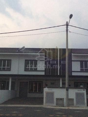 Irama Perdana Rumah Teres dengan pemandangan surau 1