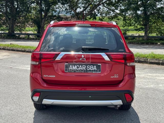 Mitsubishi OUTLANDER 2.4 (A) SUNROOF ONE OWNER - 3