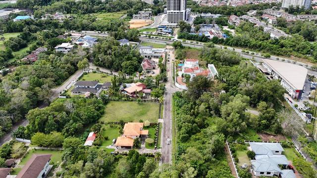 Vip Lots | Prime Location | Rare Item | Opposite City Mall | Land 1