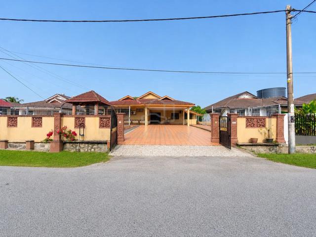 Facing Open Single Storey Bungalow @ Bandar Rinching Fasa 1 For Sales 1