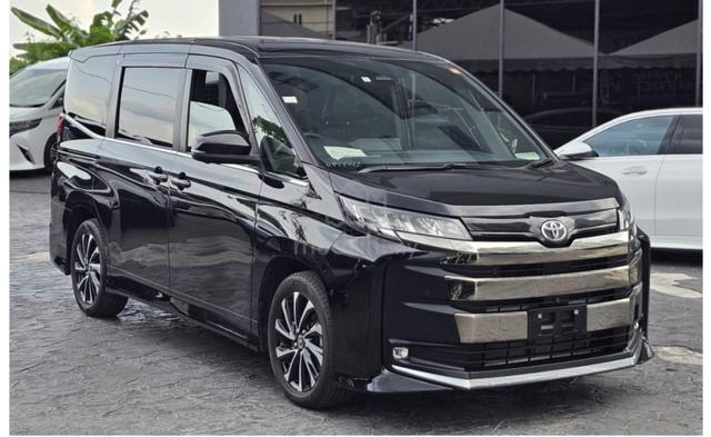 2023 Toyota NOAH 2.0 Z (A) - 1