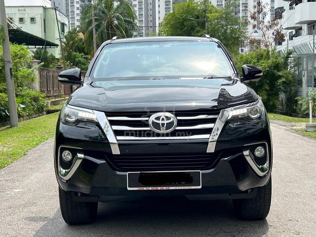 2017 Toyota FORTUNER 2.7 SRZ/ F.S.R/ 1Own/ 3yWrty! - 2
