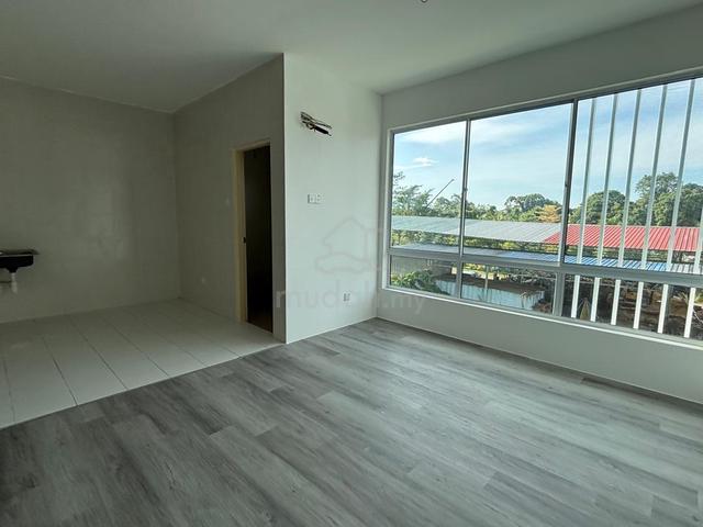 Marq Suites Townhouse, Batu Kawa for Sale 1