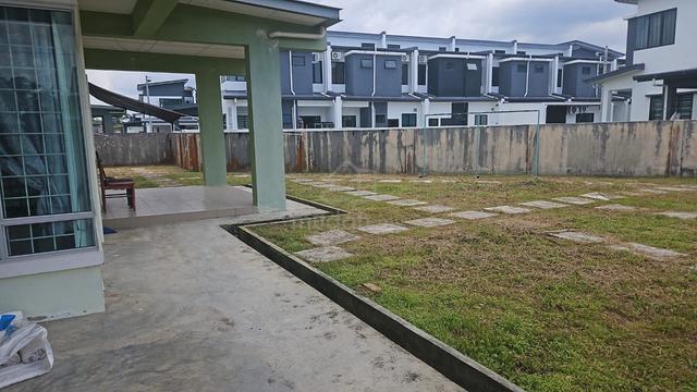Double Storey Corner @ Uni Garden 1