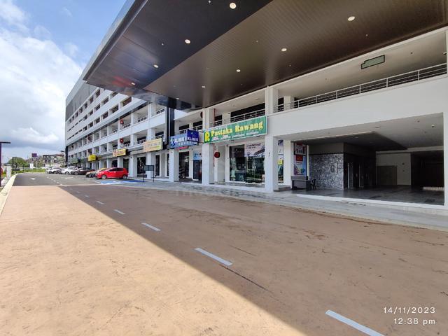 Avia Plus, Bandar Country Homes 1