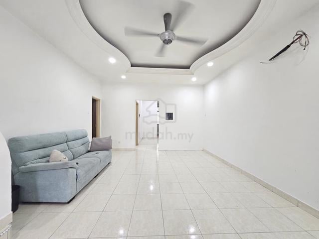 Bestari Indah @ Ulu Tiram 2Storey Almost Full Furnish Good Condition 1