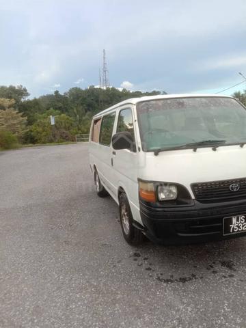 2002 Toyota HIACE 2.4 (M) - 2