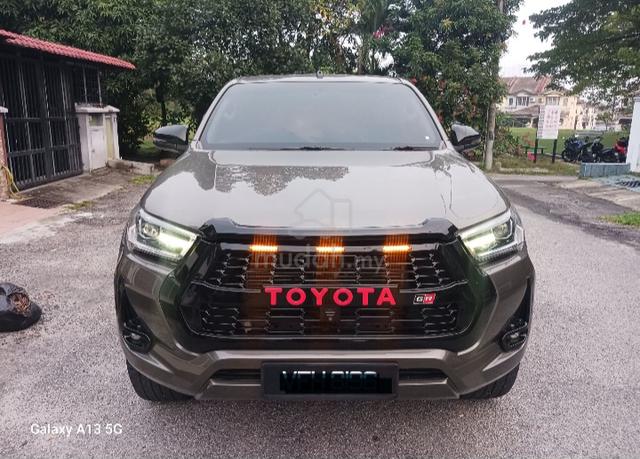 Hilux v spec - 1