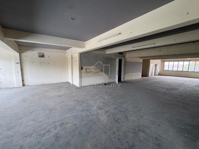FACING MAINROAD! 2 Adjoining 1st floor units Jalan Bukit Baru, Melaka 1