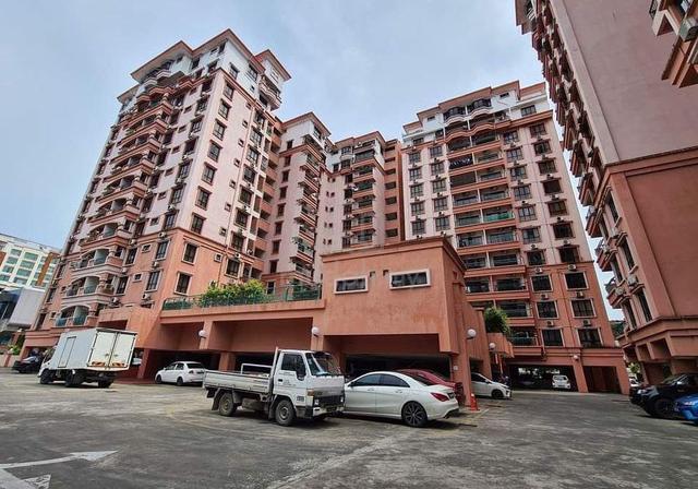 Marina Court 1