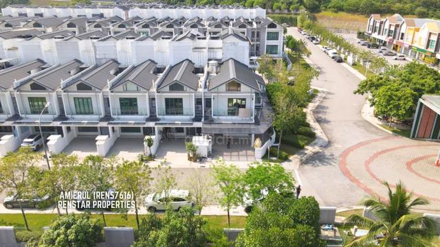 FACING OPEN‼️Low Density‼️ Cornerlot 2 Storey Andira Park, Puchong 1