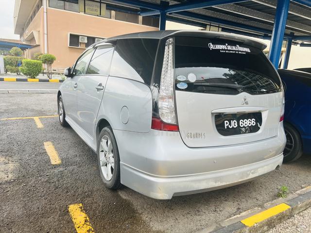 2010 Mitsubishi GRANDIS 2.4 FACELIFT (A) - 2