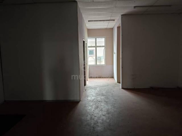 Ruang Pejabat Untuk Disewa Tongkang Pechah 1
