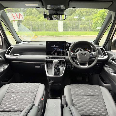 2023 Toyota VOXY 2.0 S-Z (A) - 4