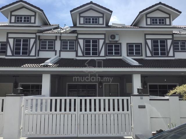 Teres 2 tingkat untuk disewa di Victoria Cottage 1