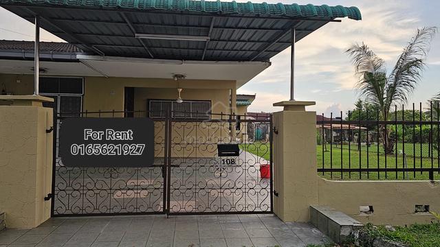 Assam Kumbang,Partially Furnished Semi-Detached House For Rent 1