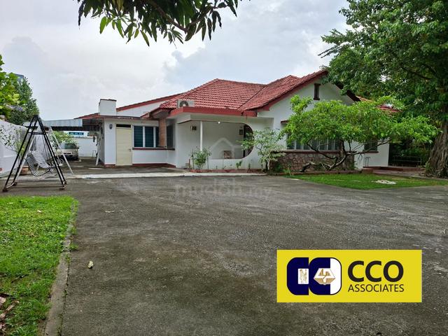 Well Maintained 1-Storey Bungalow House at Manorama Garden, Fair Park 1