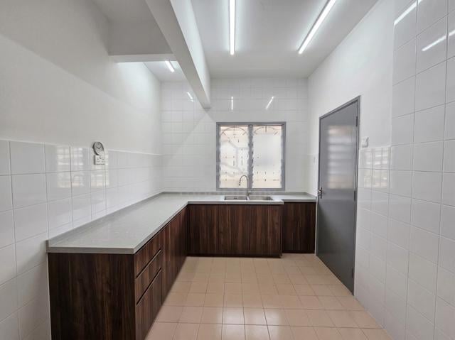 [GOOD UNIT + GOOD CONDITION + GOOD LOCATION] USJ 13 Subang Jaya 1