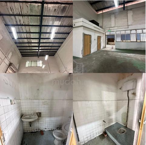 Taman Universiti, 1.5 Storey Factory 50x120, Fully Cover Awning 3