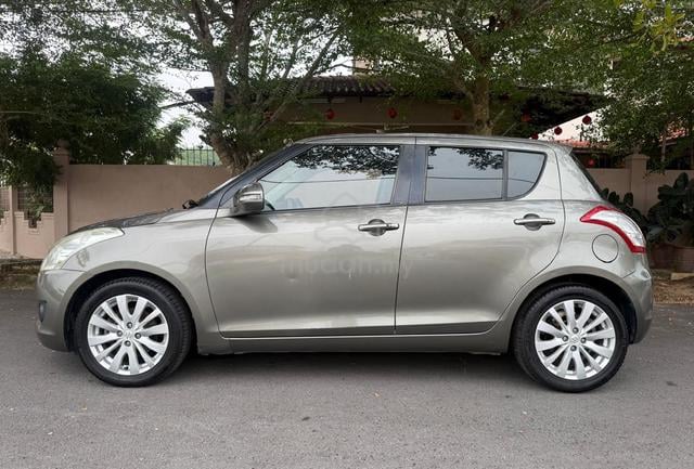 2014 Suzuki Swift 1.4 GLX (A) ONE LADY OWNER - 3