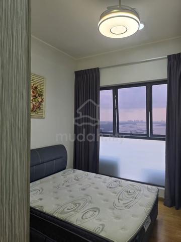 Fully Furnished, Seaview unit at Bay Laurel @ Country Garden Danga Bay 1