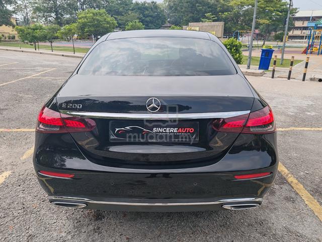 MERCEDES E200 2.0 AVANTGARDE U/WARRANTY 57k KM - 4
