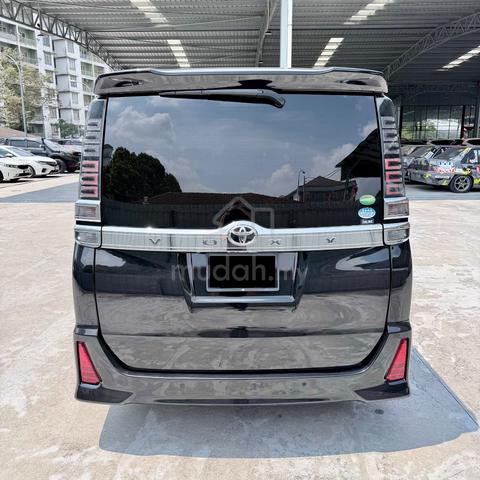 2019 Toyota VOXY 2.0 ZS KIRAMEKI II (A) - 4