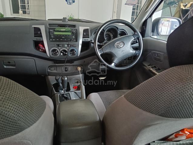 2010 Toyota HILUX 2.5 G FACELIFT DOUBLE CAB (A) - 3
