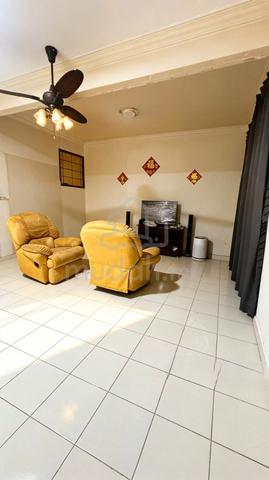 Taman Desa Cemerlang Ulu Tiram Renovated unit Near Tebrau taman gaya 1