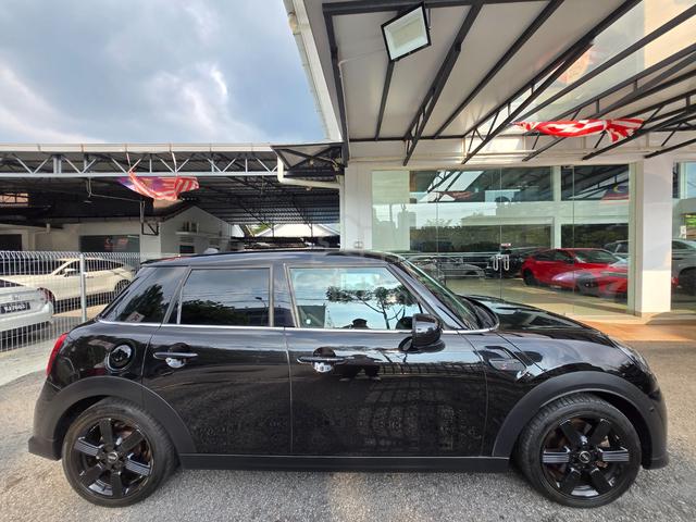 2022 Mini COOPER S 2.0 (A) 5 door 7 year warranty - 2
