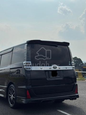 2018 Toyota VOXY 2.0 ZS KIRAMEKI (A) - 4